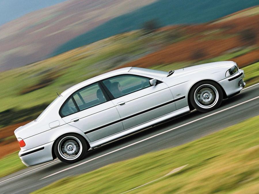  BMW 530d Sedan M Sport Package 2002 года  (фото 6 из 9)